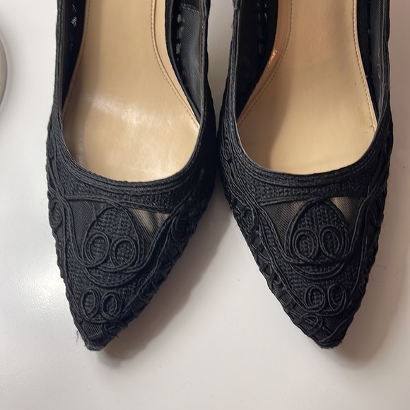 Beautiful lace/embroidery detail heels from Vince Camuto - Picture 5 of 5